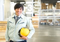 製造業　男性　笑顔
