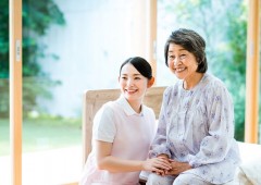 介護　女性 (3)