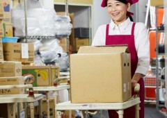 レジ 女性 バックヤード レジ 女性 バックヤード