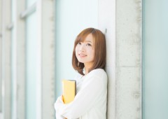 落ち着いた職場イメージ 女性 落ち着いた職場イメージ 女性