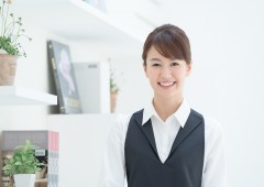モノクロ服 女性 モノクロ服 女性