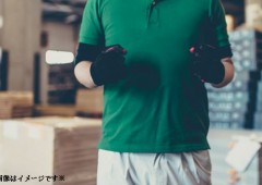 運搬 男性 段ボール (9) 運搬 男性 段ボール (9)