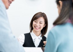 受付　女性